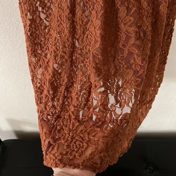 Mudd Floral Lace Tank - Picture 4 of 12